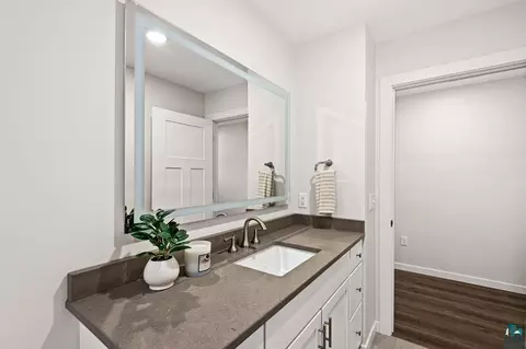 Bath - 3971 Haines Rd, Hermantown, MN 55811 photo 4 of 5