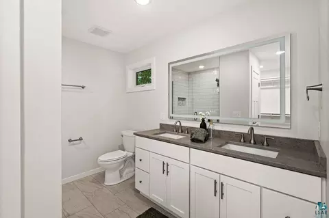 Bath - 3971 Haines Rd, Hermantown, MN 55811 photo 3 of 5