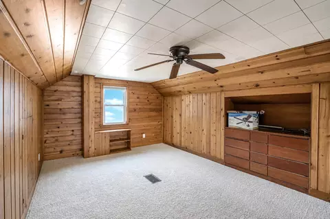 Bedroom - 2102 E Oakland Ave, Austin, MN 55912 photo 6 of 6
