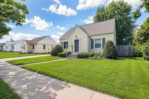 Exterior - 2102 E Oakland Ave, Austin, MN 55912 photo 3 of 8