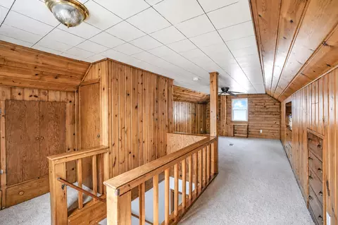 Entry Way - 2102 E Oakland Ave, Austin, MN 55912 photo 2 of 3