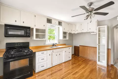 Kitchen - 2102 E Oakland Ave, Austin, MN 55912 photo 1 of 1