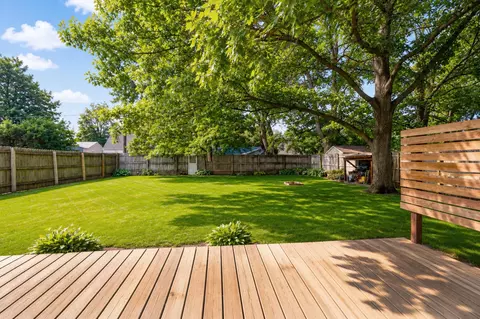 Exterior - 2102 E Oakland Ave, Austin, MN 55912 photo 7 of 8