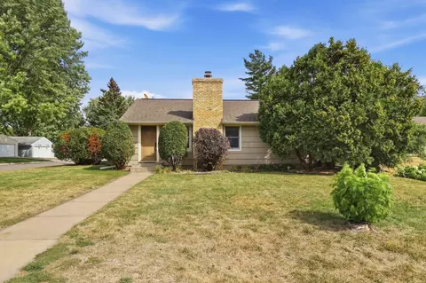 601 6th Ave S, Hopkins, MN 55343