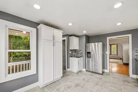 Entry Way - 4506 Dodge St, Duluth, MN 55804 photo 2 of 3
