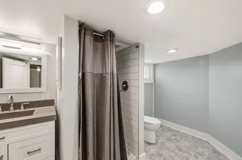 Bath - 4506 Dodge St, Duluth, MN 55804 photo 1 of 2