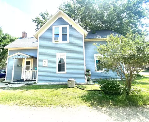Exterior - 640 11th St, Windom, MN 56101 photo 2 of 7