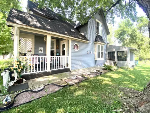 Exterior - 640 11th St, Windom, MN 56101 photo 3 of 7