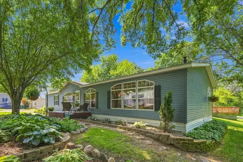 74 Riverside Ter, Watertown, MN 55388