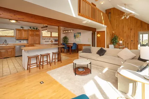 Living - 1007 Sunset Rd, Preston, MN 55965 photo 3 of 8