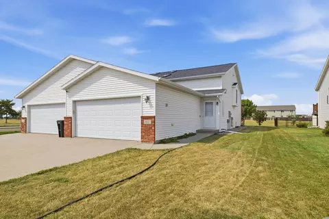 812 34th Ave W, West Fargo, ND 58078