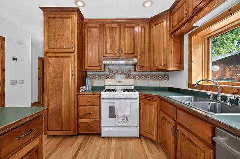 Kitchen - 21169 Firefly Trl, Akeley, MN 56433 photo 2 of 2