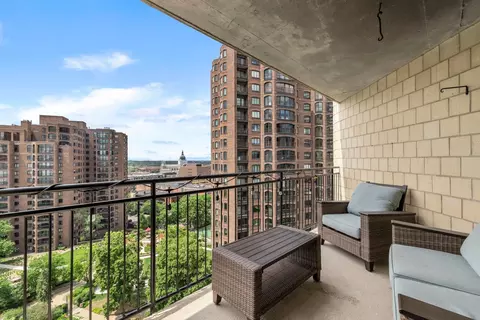 1225 Lasalle Ave #1502, Minneapolis, MN 55403