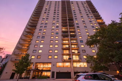 1225 Lasalle Ave #1502, Minneapolis, MN 55403