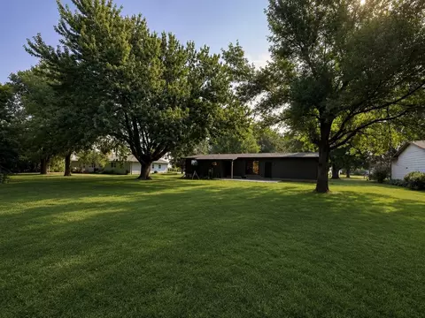 Exterior - 1230 1st Ave, Westbrook, MN 56183 photo 3 of 7