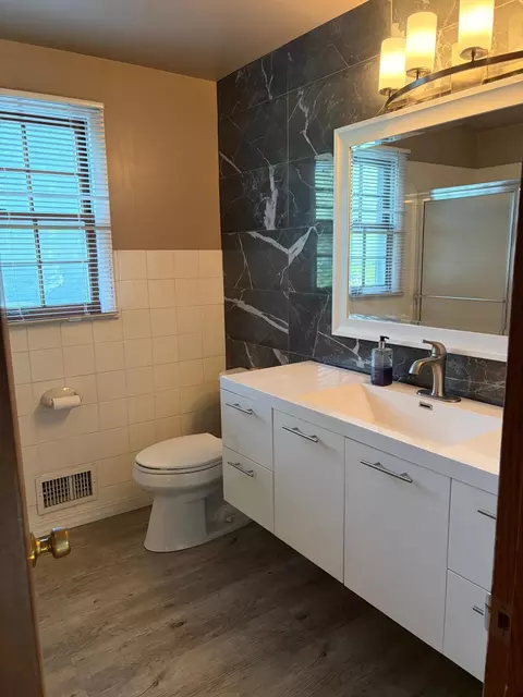 Bath - 1104 23rd Ave N, Saint Cloud, MN 56303 photo 1 of 1