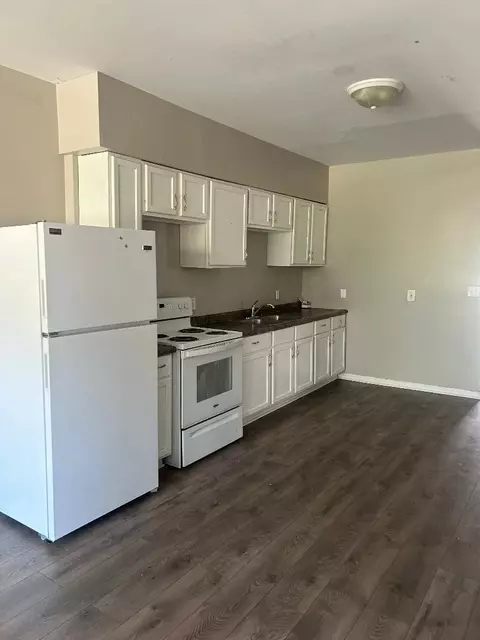 Kitchen - 1204 E 7th St, Saint Paul, MN 55106 photo 3 of 3