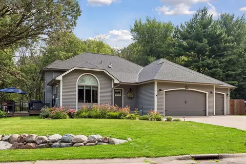 2041 Oakridge St, Saint Paul, MN 55119