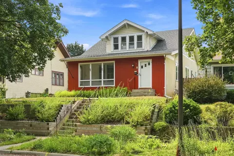 902 Hyacinth Ave E, Saint Paul, MN 55106