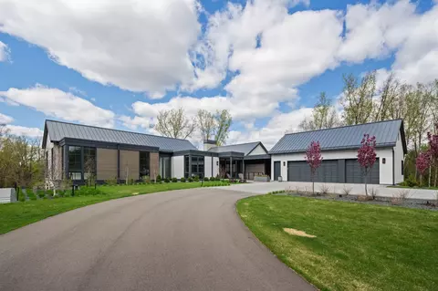 11 Salem Ln, Sunfish Lake, MN 55118