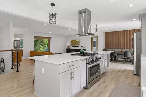 Kitchen - 1544 Mccarthy Rd, Eagan, MN 55121 photo 10 of 14