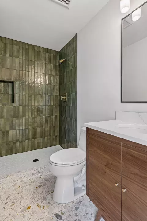Bath - 1544 Mccarthy Rd, Eagan, MN 55121 photo 2 of 4