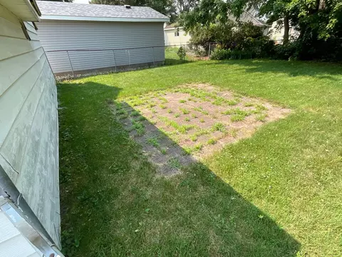 Exterior - 1311 5th St NW, Austin, MN 55912 photo 3 of 5