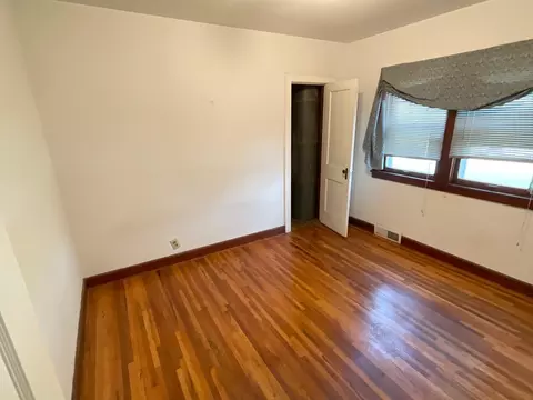 Bedroom - 1311 5th St NW, Austin, MN 55912 photo 3 of 4