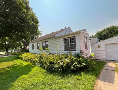 Exterior - 1311 5th St NW, Austin, MN 55912 photo 5 of 5