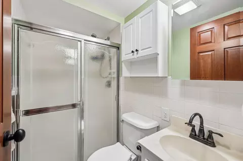 Bath - 6360 Forest Cir, Excelsior, MN 55331 photo 5 of 5