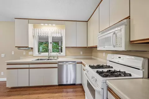 Kitchen - 6360 Forest Cir, Excelsior, MN 55331 photo 3 of 3