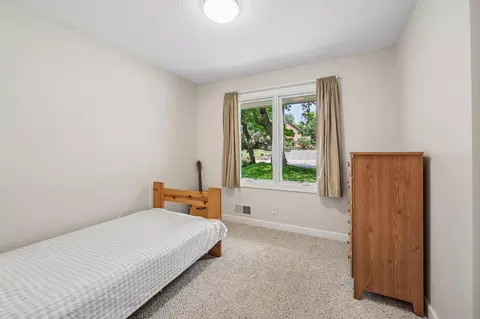 Bedroom - 6360 Forest Cir, Excelsior, MN 55331 photo 4 of 9