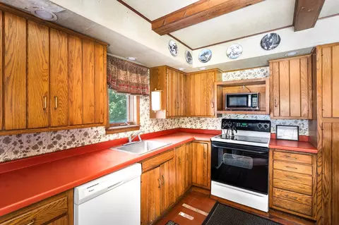 Kitchen - 805 W 10th St, Duluth, MN 55806 photo 1 of 1
