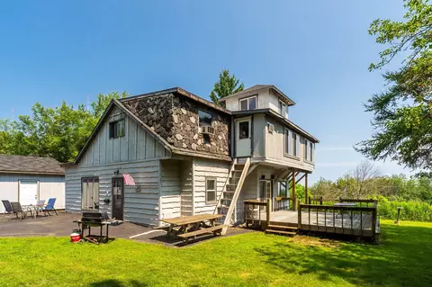 Exterior - 805 W 10th St, Duluth, MN 55806 photo 2 of 9
