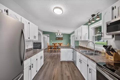 Kitchen - 130 4th Ave NW, Elgin, MN 55932 photo 2 of 2