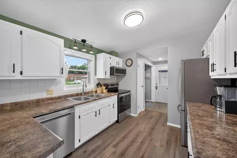 Kitchen - 130 4th Ave NW, Elgin, MN 55932 photo 1 of 2