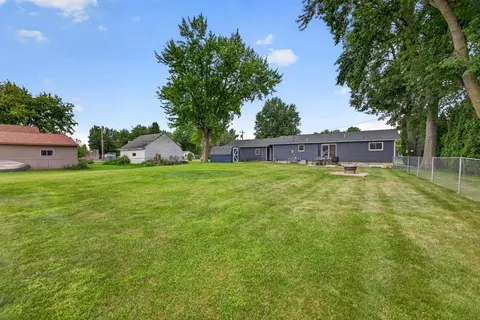 Exterior - 130 4th Ave NW, Elgin, MN 55932 photo 4 of 7