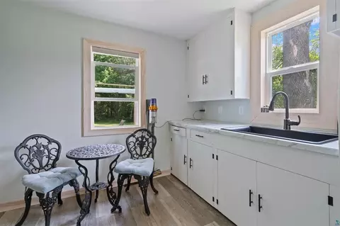 Kitchen - 1302 Eklund Ave, Duluth, MN 55811 photo 3 of 4