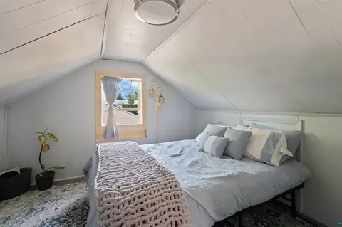 Bedroom - 1302 Eklund Ave, Duluth, MN 55811 photo 2 of 2