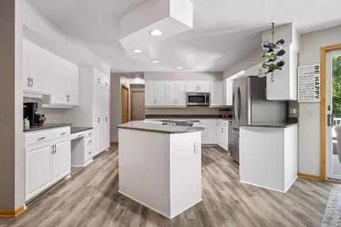 Kitchen - 1400 25th St SE, Saint Cloud, MN 56304 photo 3 of 5