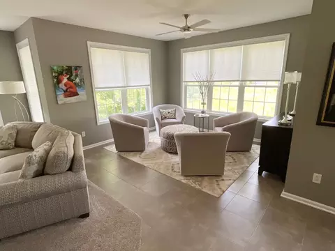 Living - 2201 7th St NW #C, Austin, MN 55912 photo 5 of 8