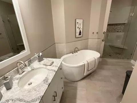 Bath - 2201 7th St NW #C, Austin, MN 55912 photo 1 of 4