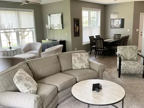 Living - 2201 7th St NW #C, Austin, MN 55912 photo 4 of 8
