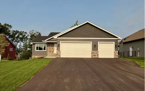 6073 Fuller Cir, Wyoming, MN 55092