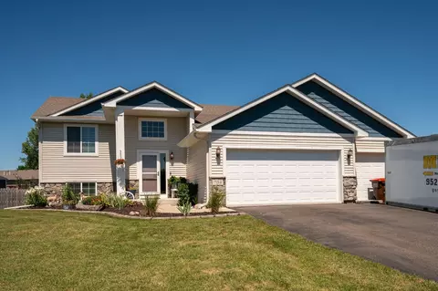 704 Bremen Cir, Waverly, MN 55390