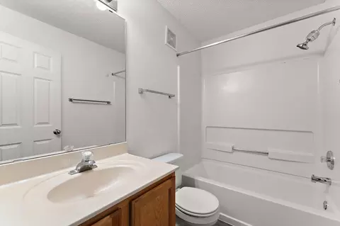 Bath - 4179 Running Brook Rd, Eagan, MN 55122 photo 3 of 3