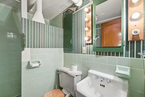 Bath - 24 21st Ave S, Saint Cloud, MN 56301 photo 2 of 2