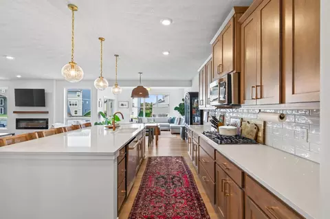 Kitchen - 4653 Carnation Ct, Minnetrista, MN 55331 photo 7 of 9