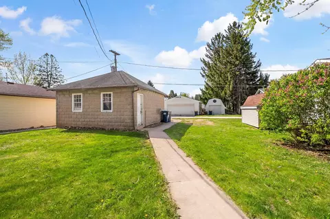 Exterior - 615 7th St, Kenyon, MN 55946 photo 6 of 9