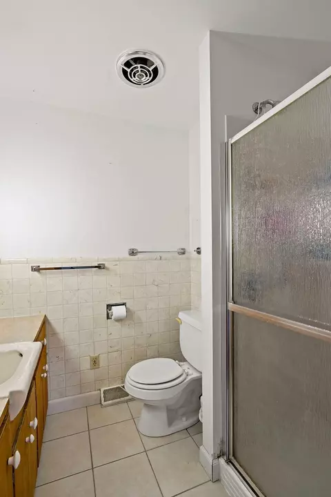 Bath - 615 7th St, Kenyon, MN 55946 photo 1 of 5